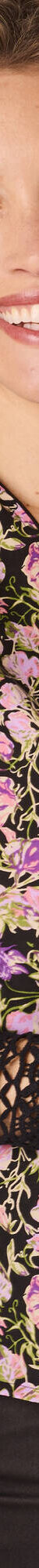 Blouse imprimé floral, détail dentelle (noir / violet) Blouse imprimé floral, détail dentelle (noir / violet)